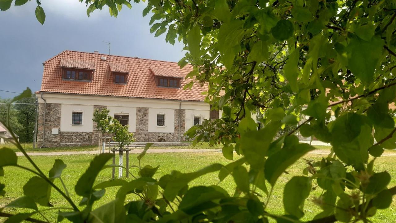 Korn-Hof Kornatice Exterior foto